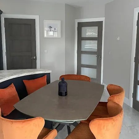 Church Bray View, ダンファナイー